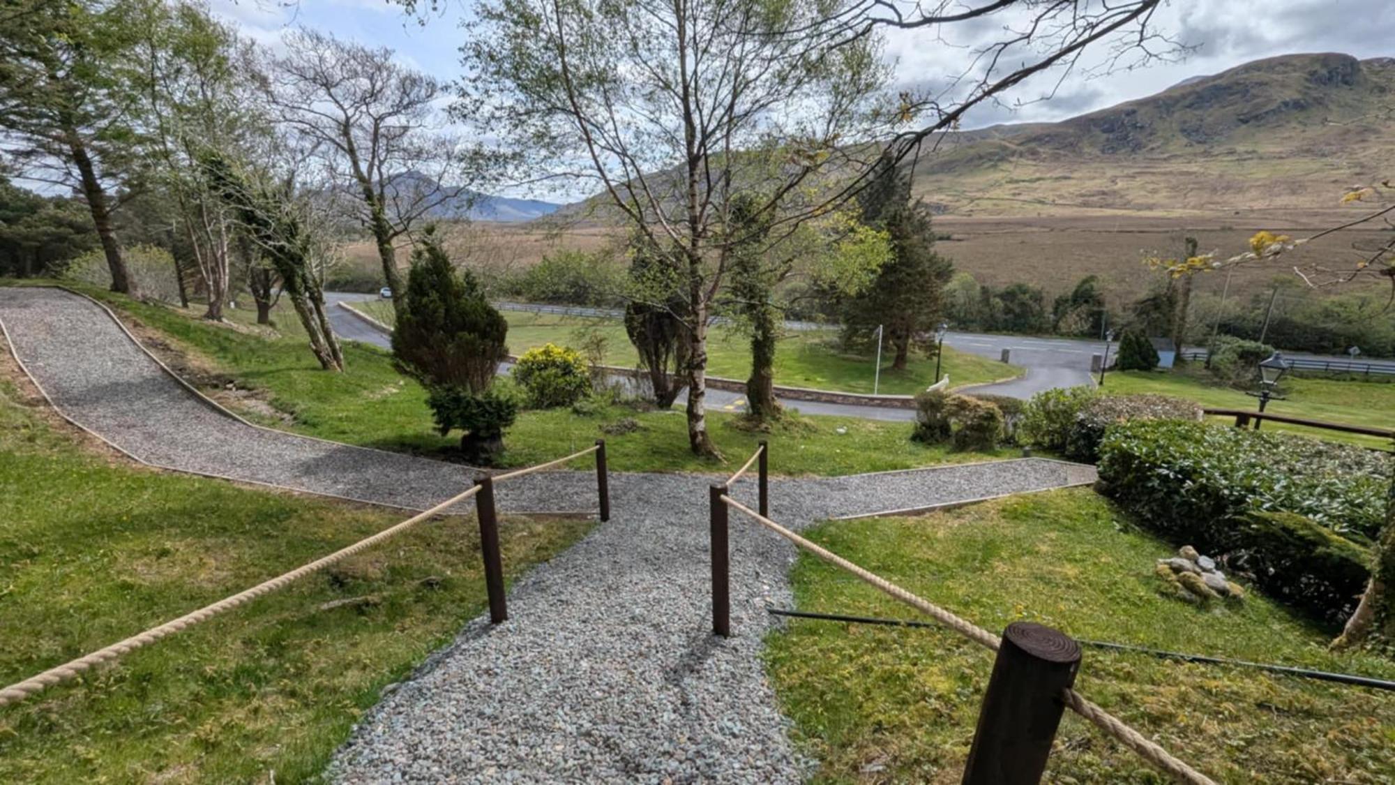 Kylemore Pass Hotel Letterfrack Extérieur photo
